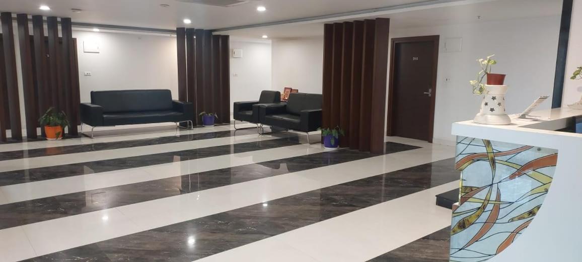 Hotel Ssr Grand ไฮเดอราบัด ภายนอก รูปภาพ
