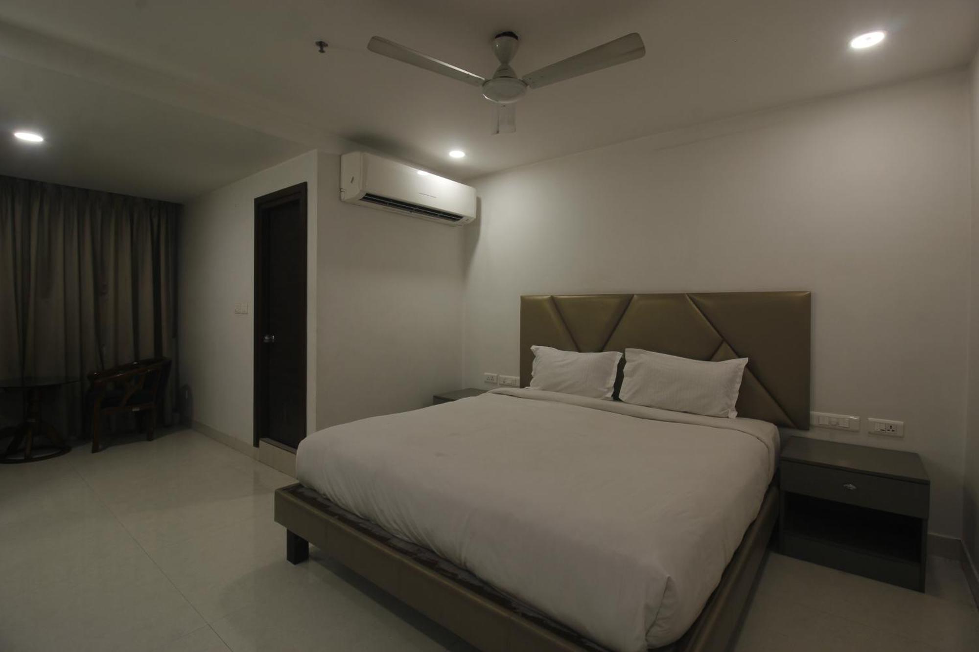Hotel Ssr Grand ไฮเดอราบัด ภายนอก รูปภาพ