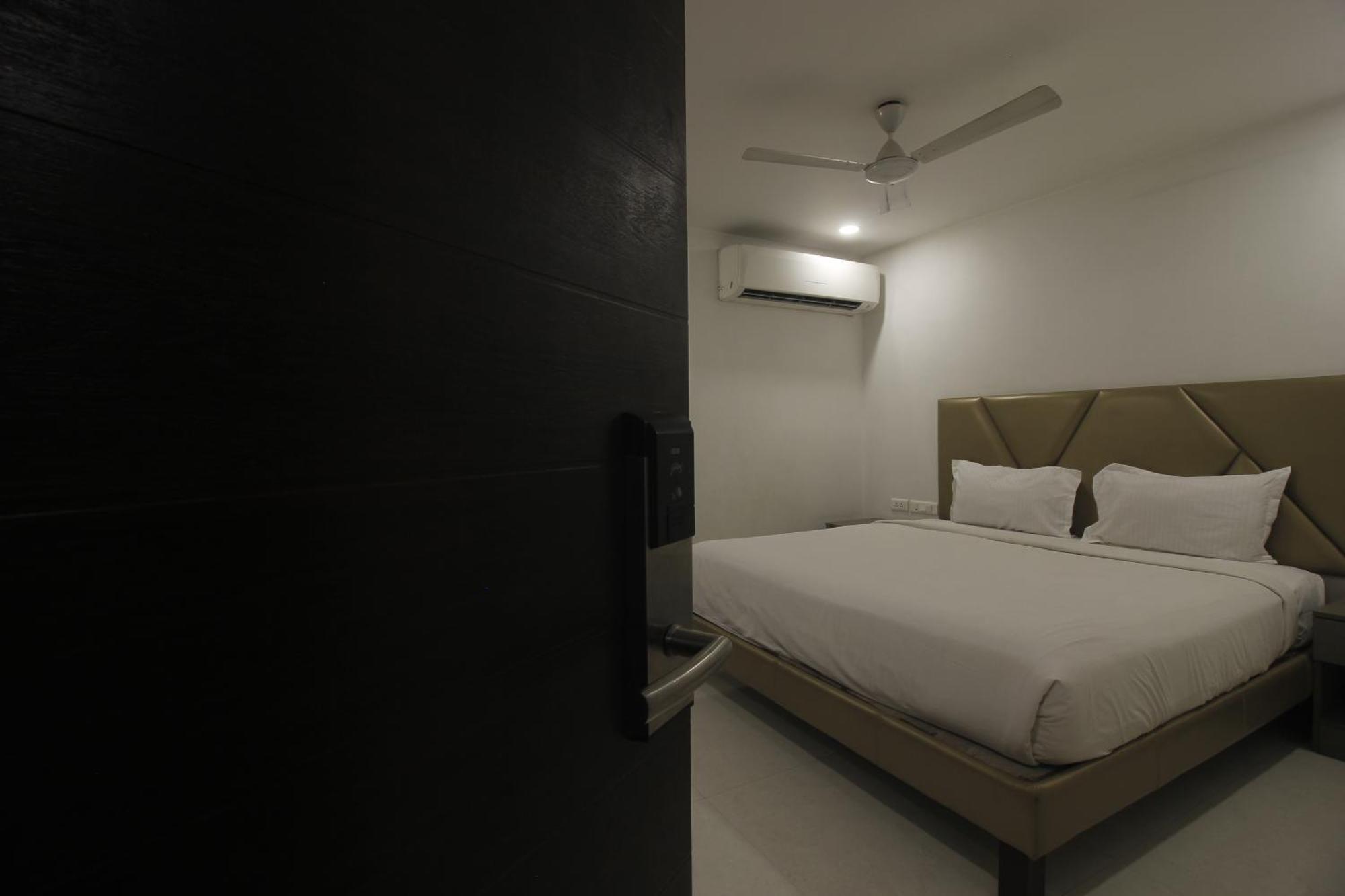Hotel Ssr Grand ไฮเดอราบัด ภายนอก รูปภาพ