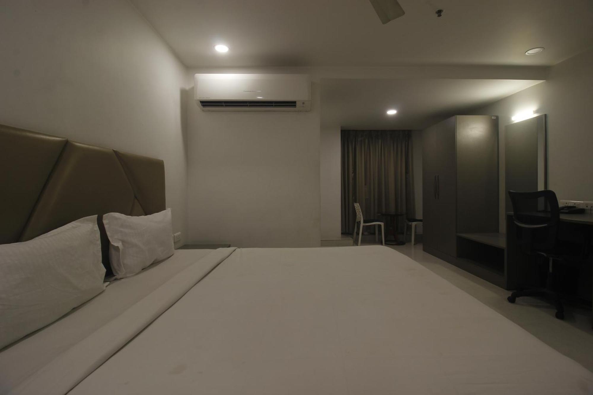 Hotel Ssr Grand ไฮเดอราบัด ภายนอก รูปภาพ