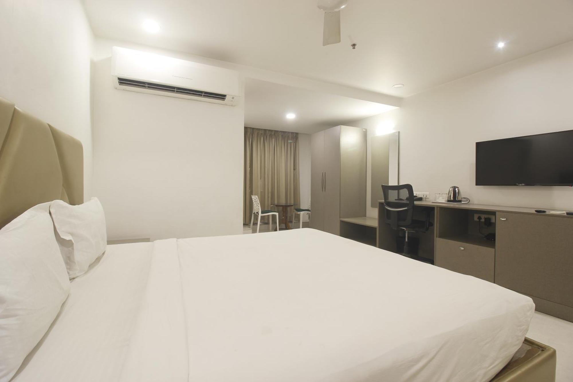 Hotel Ssr Grand ไฮเดอราบัด ภายนอก รูปภาพ